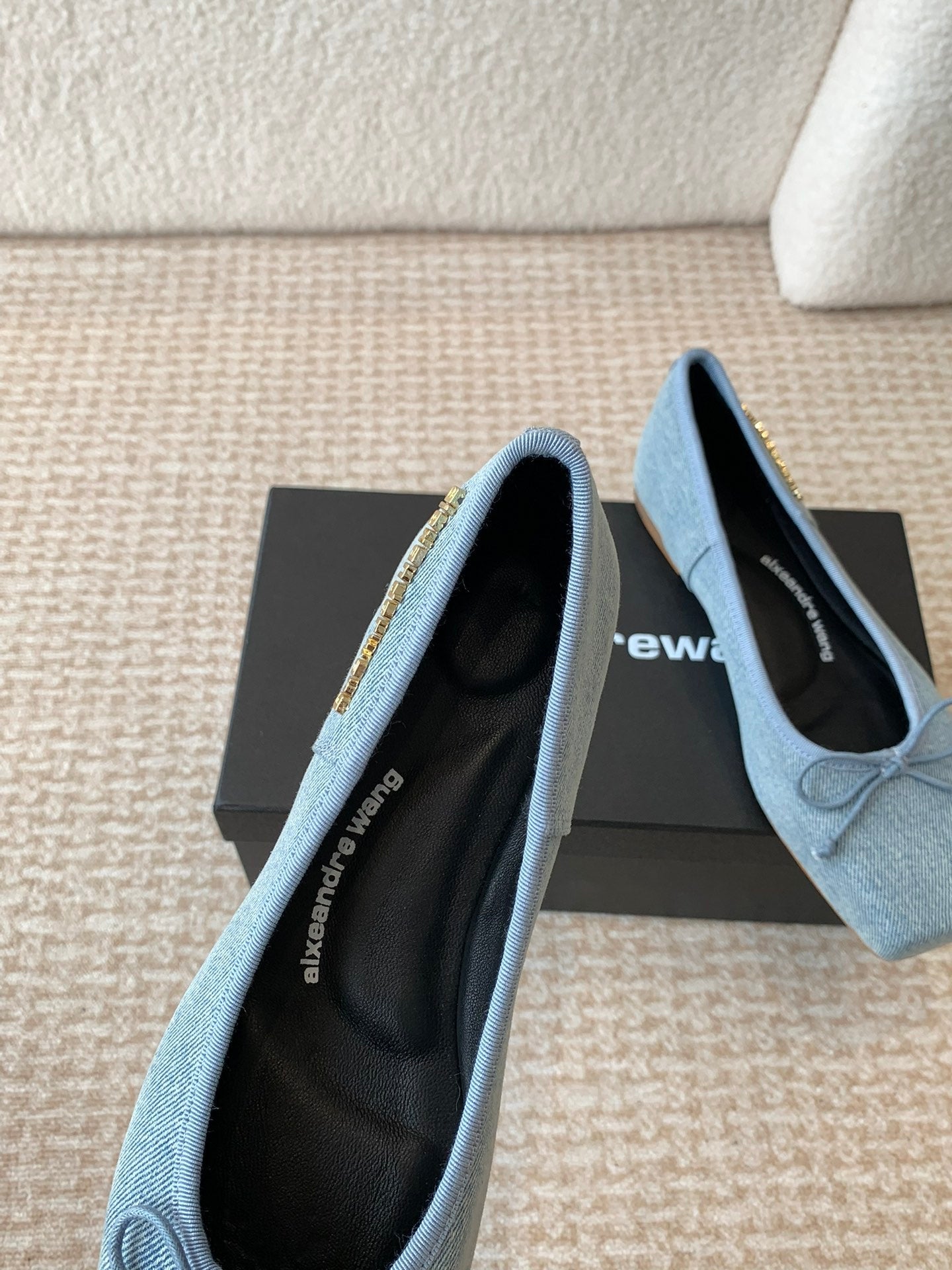SQUARE-TOE BALLET FLAT IN LIGHT BLUE DENIM FABRIC WITH BOW