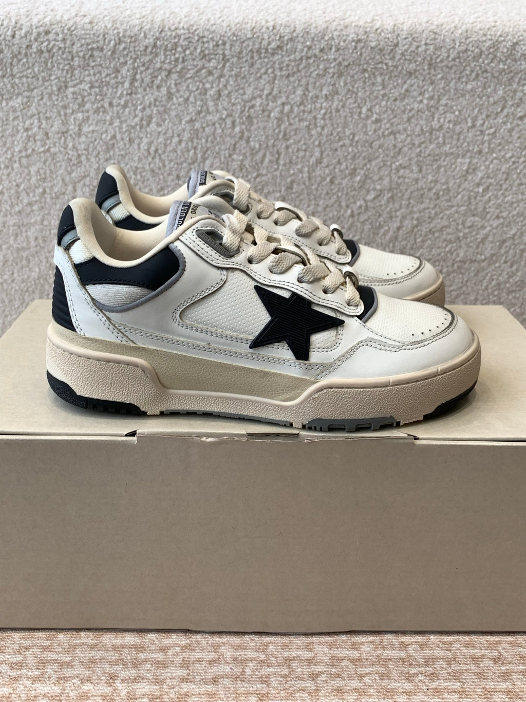 FORTY2 SNEAKERS WITH BLACK STAR AND WHITE LEATHER HEEL TAB