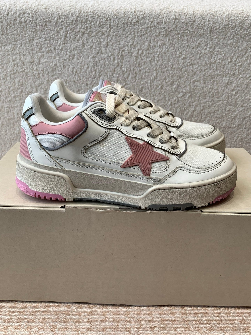 FORTY2 SNEAKERS WITH PINK STAR AND WHITE LEATHER HEEL TAB