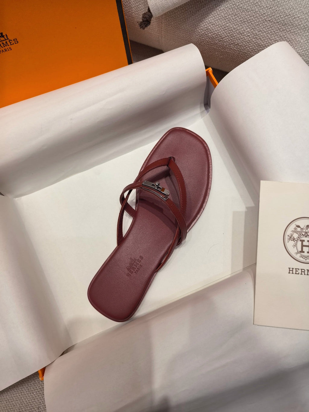 HM 26S KELLY BUCKLE THONG SANDALS IN DARK RED CALFSKIN SILVER HARDWARE