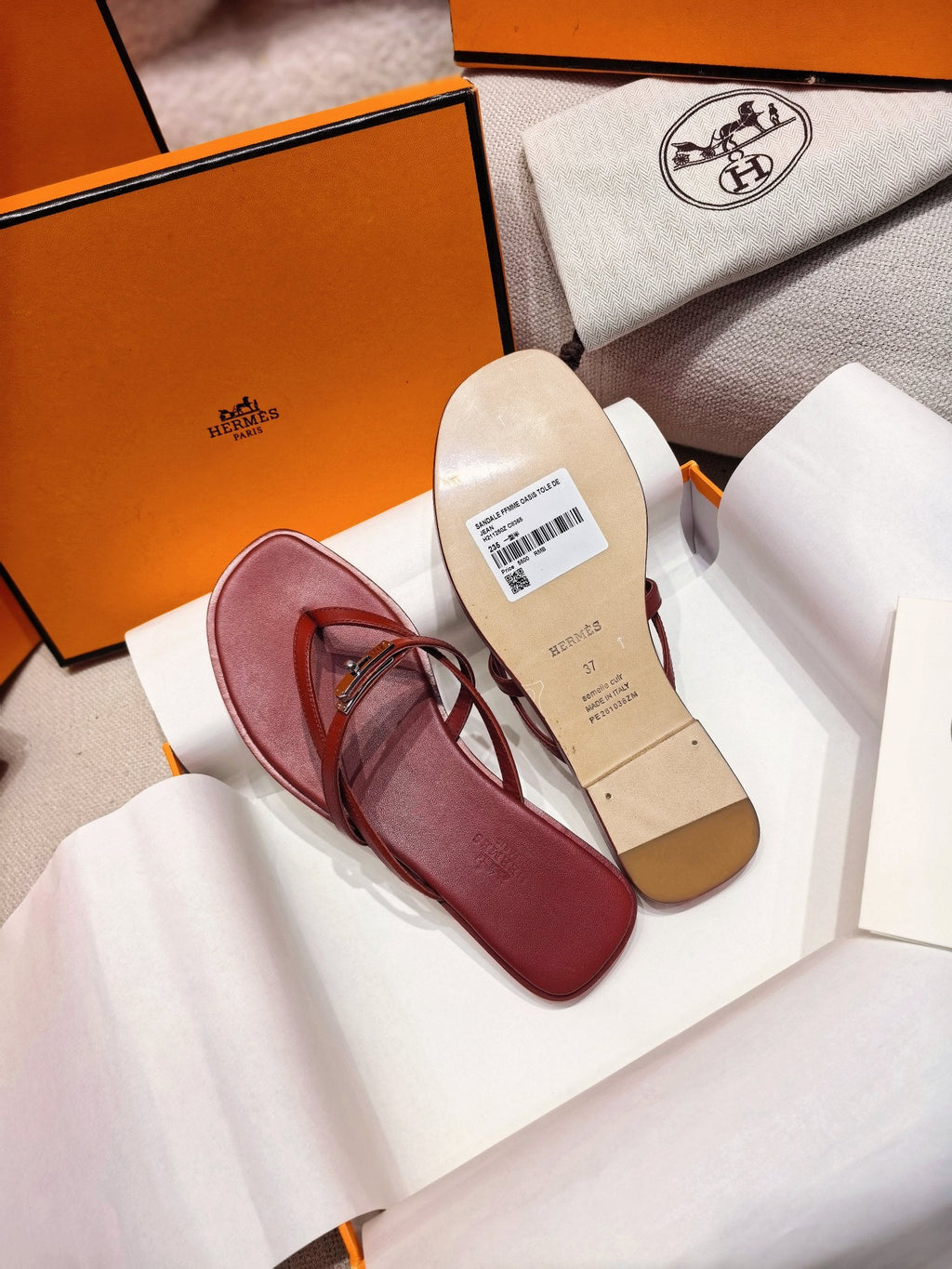 HM 26S KELLY BUCKLE THONG SANDALS IN DARK RED CALFSKIN SILVER HARDWARE