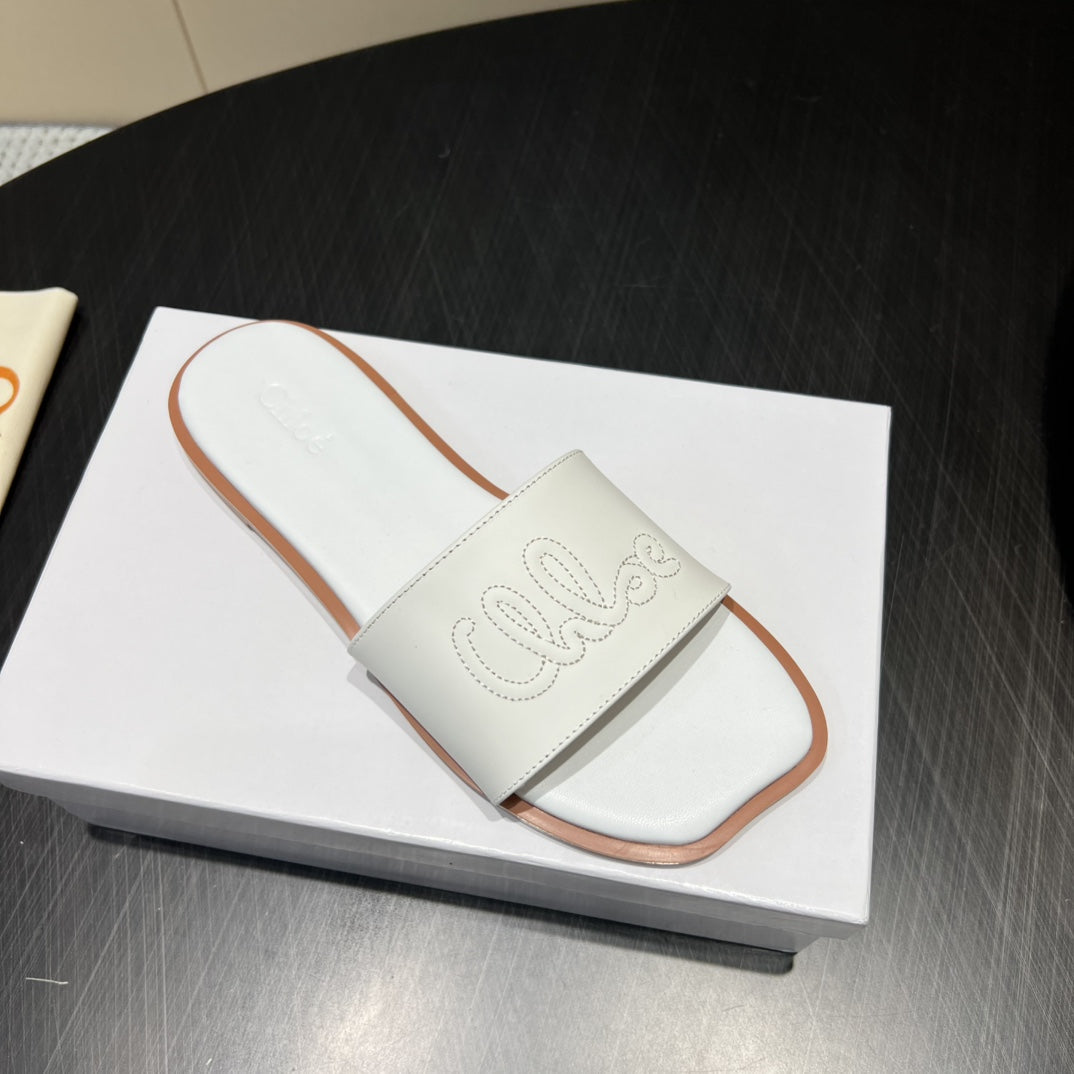 CHLOÉ 26S SANDALS IN WHITE CALFSKIN