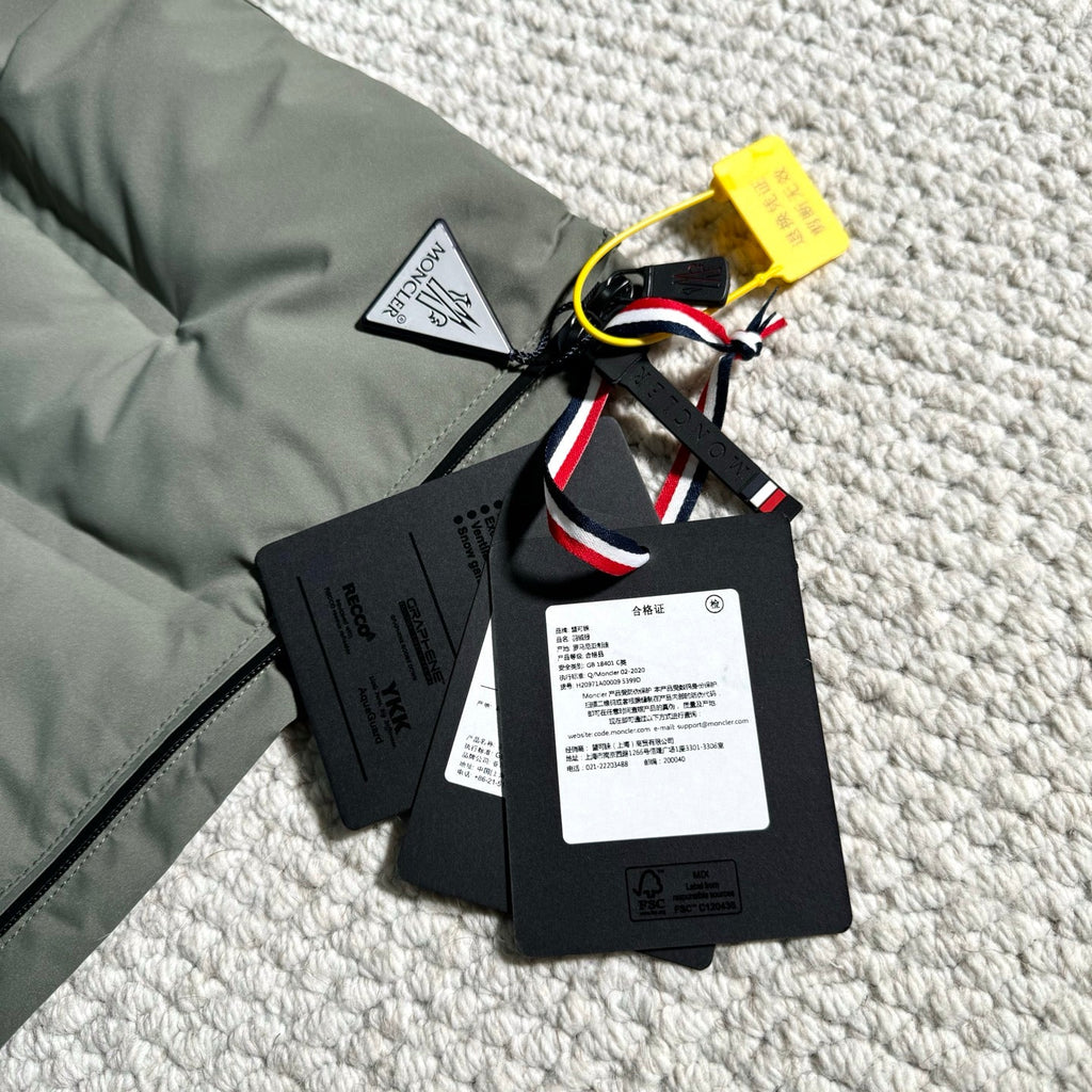 MONCLER 25S DOWN JACKET 425