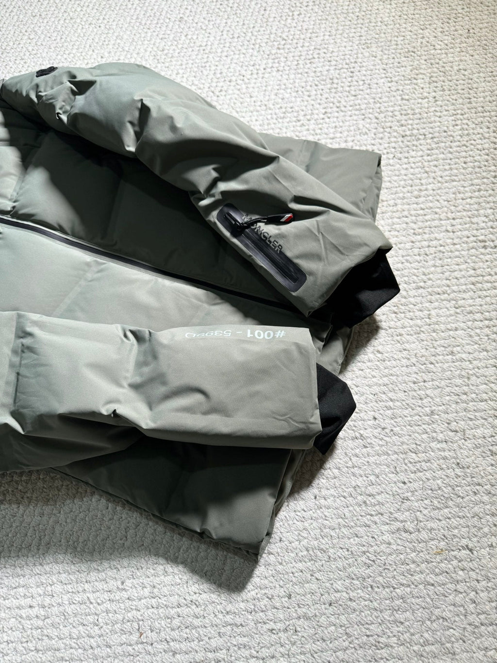 MONCLER 25S DOWN JACKET 425