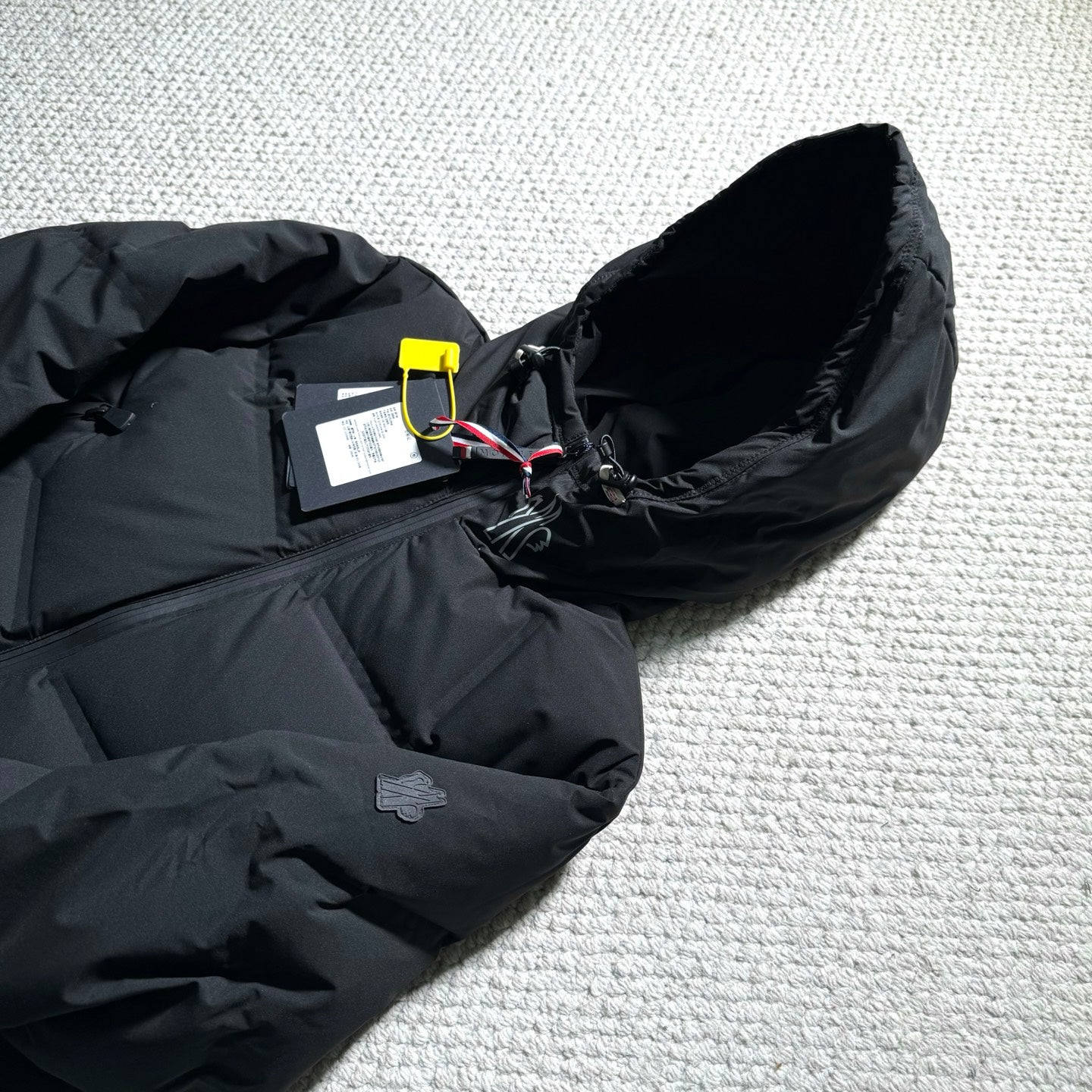 MONCLER 25S DOWN JACKET 424