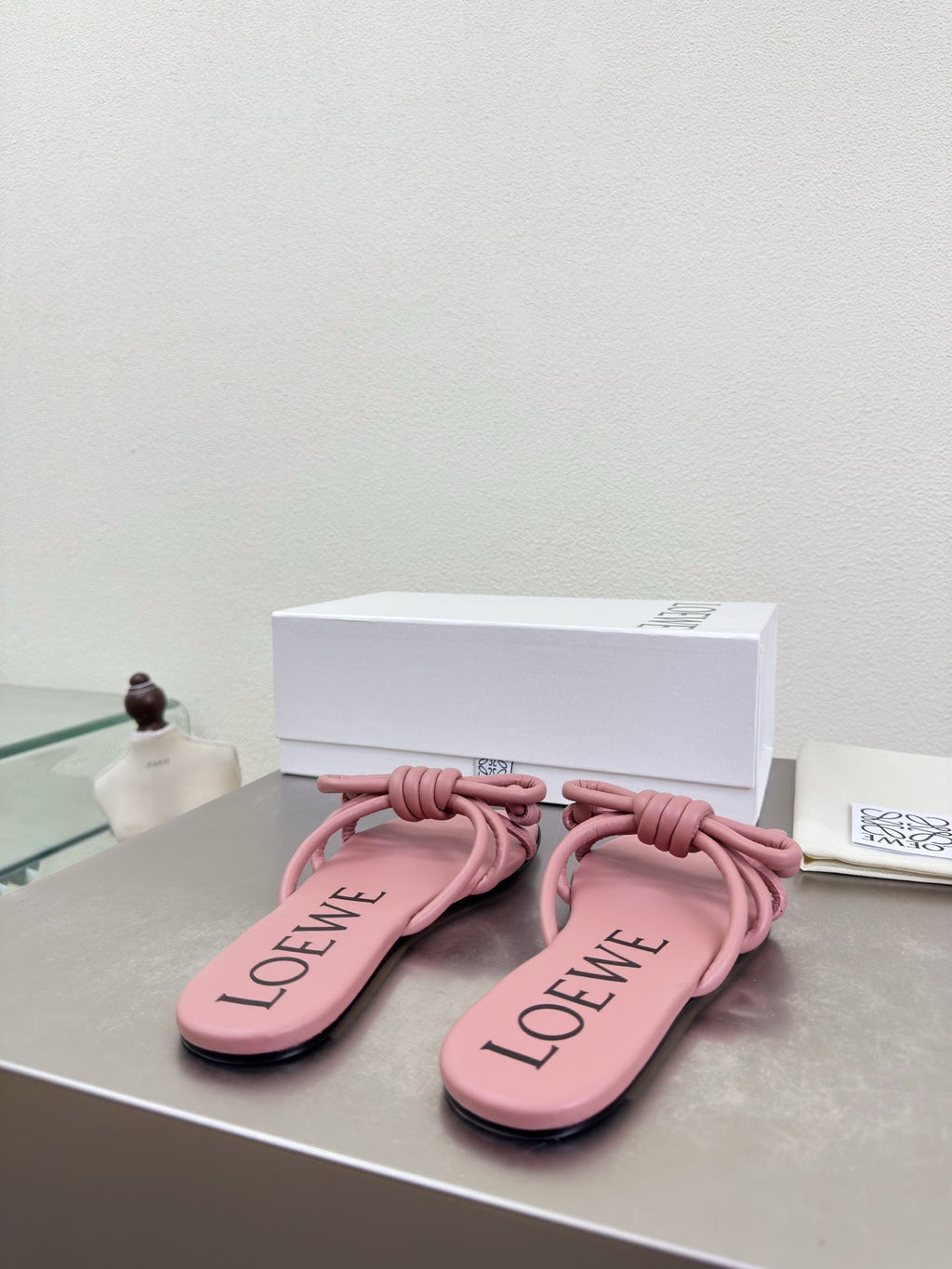 LOEWE 26S FLAMENCO KNOT SANDAL IN PINK CALFSKIN