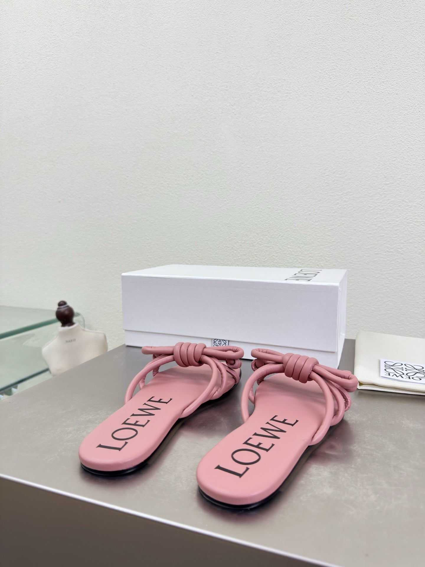 LOEWE 26S FLAMENCO KNOT SANDAL IN PINK CALFSKIN
