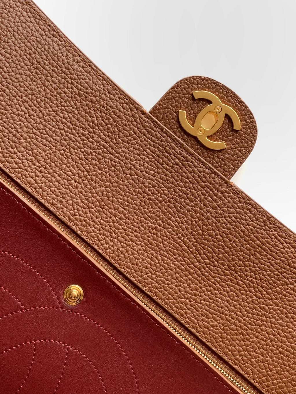 CHANEL 26S SOUPLISSIMO MAXI FLAP 39 IN CARAMEL BROWN GRAINED CALFSKIN GOLD HARDWARE
