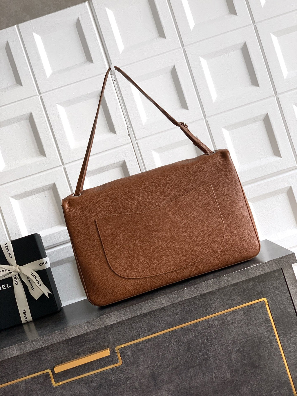 CHANEL 26S SOUPLISSIMO MAXI FLAP 39 IN CARAMEL BROWN GRAINED CALFSKIN SILVER HARDWARE