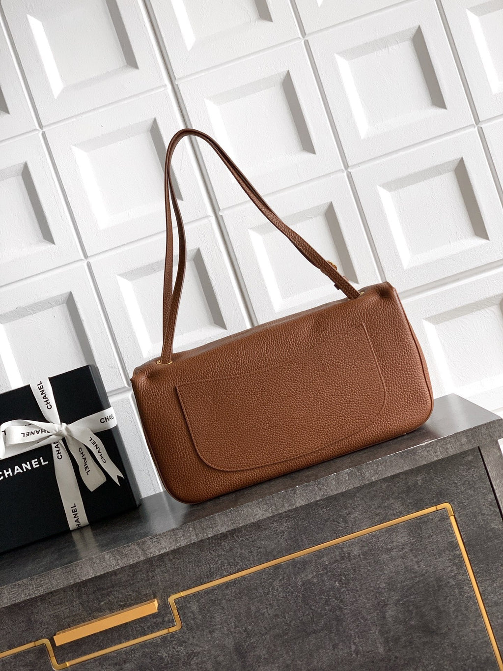 CHANEL 26S SOUPLISSIMO MAXI FLAP MEDIUM 32 IN CARAMEL BROWN GRAINED CALFSKIN GOLD HARDWARE