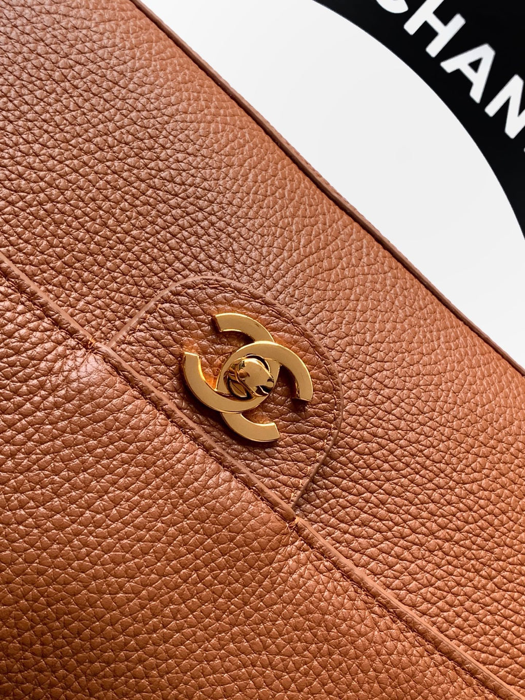 CHANEL 26S SOUPLISSIMO MAXI FLAP MEDIUM 32 IN CARAMEL BROWN GRAINED CALFSKIN GOLD HARDWARE