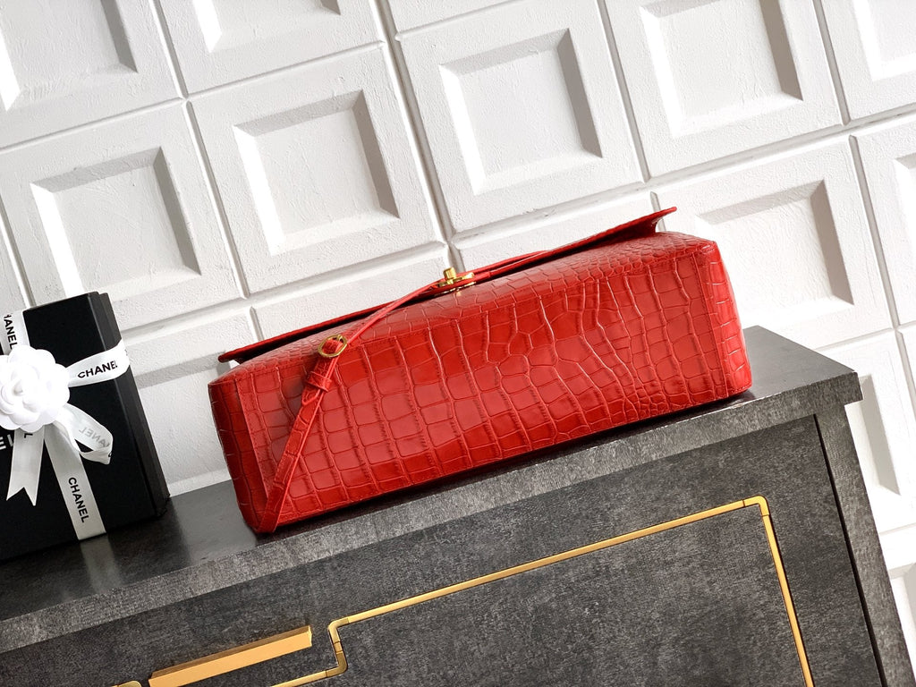 CHANEL 26S SOUPLISSIMO MAXI FLAP 39 IN RED CROCODILE-EMBOSSED CALFSKIN GOLD HARDWARE
