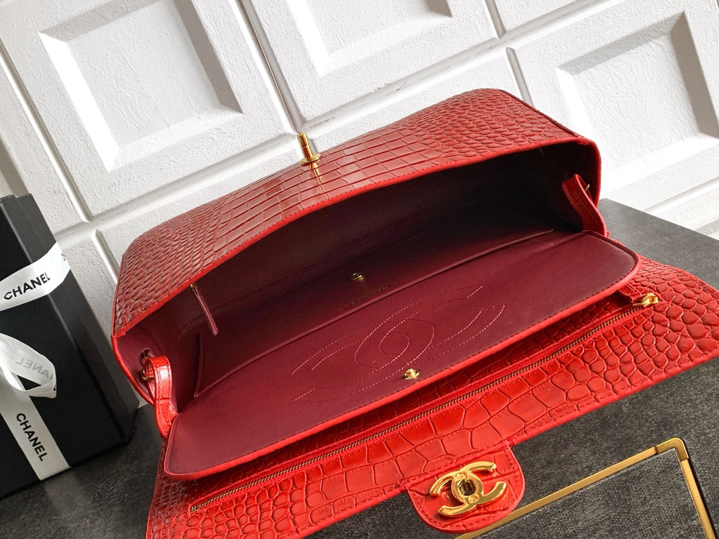 CHANEL 26S SOUPLISSIMO MAXI FLAP MEDIUM 32 IN RED CROCODILE-EMBOSSED CALFSKIN GOLD HARDWARE