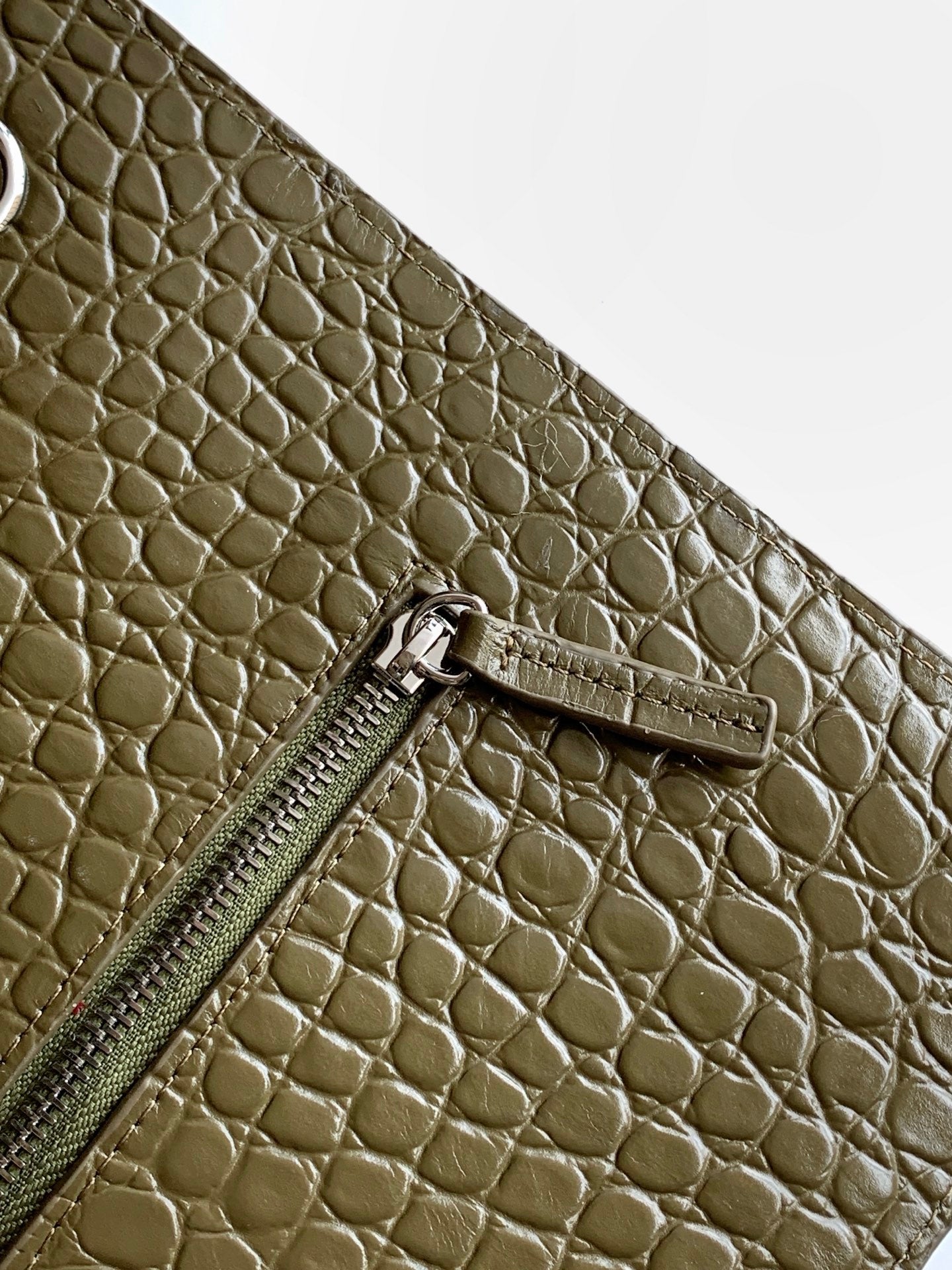 CHANEL 26S SOUPLISSIMO MAXI FLAP 39 IN OLIVE GREEN CROCODILE-EMBOSSED CALFSKIN SILVER HARDWARE