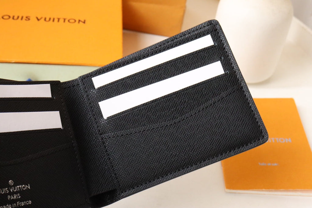 LV 25S SLENDER WALLET 11 IN BLACK TAIGA CALFSKIN