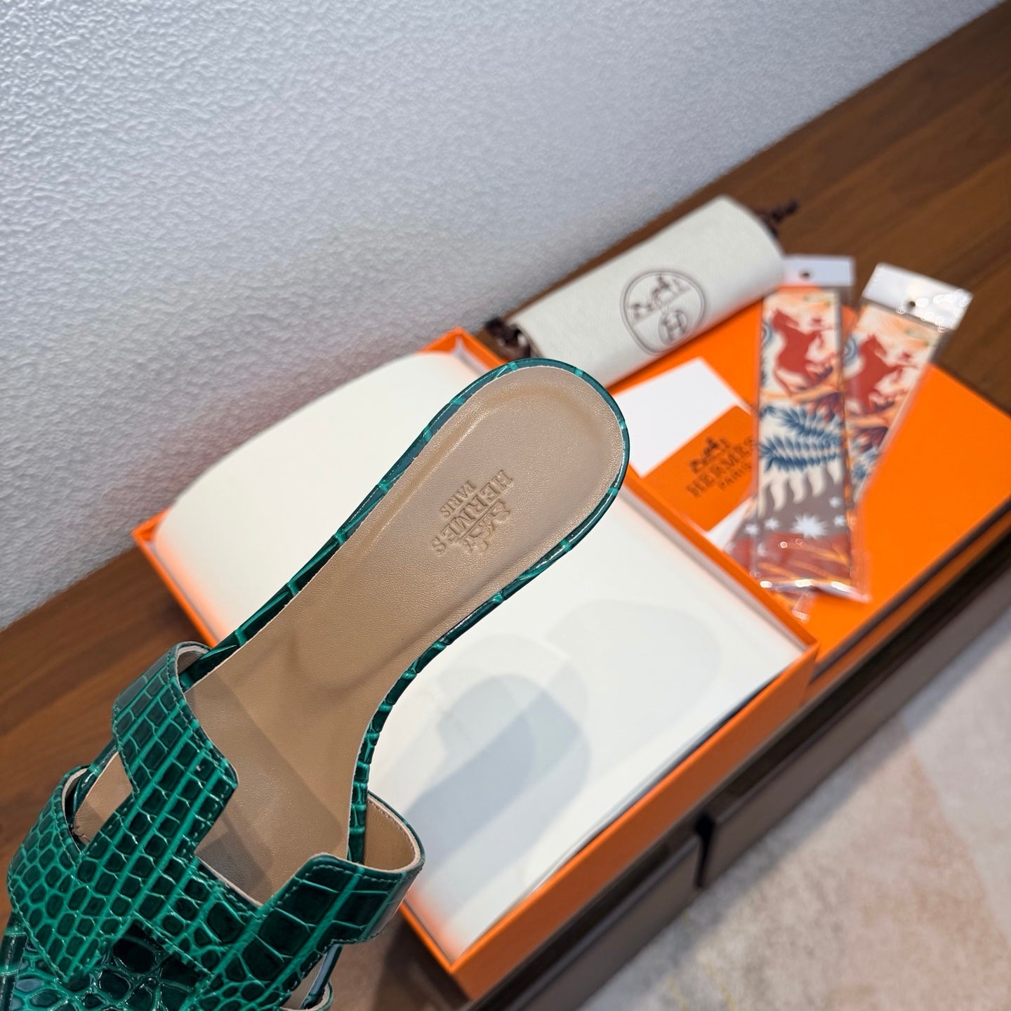 HM 26S ORAN SANDAL HIGH HEELS 45MM IN EMERALD GREEN CALFSKIN CROCODILE EMBOSSED