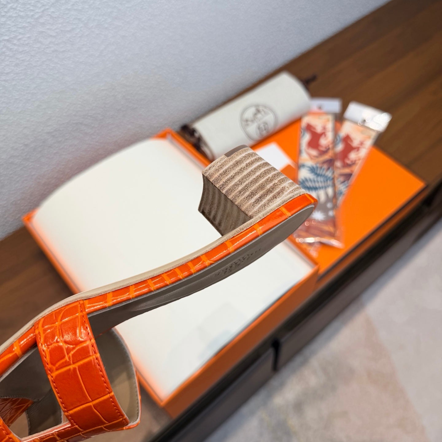 HM 26S ORAN SANDAL HIGH HEELS 45MM IN ORANGE CALFSKIN CROCODILE EMBOSSED