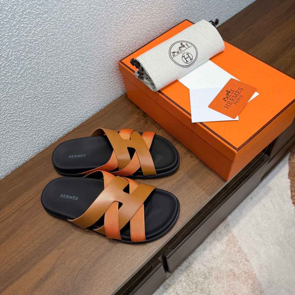 HM 26S KAZIMIR SANDAL IN CARAMEL BROWN CALFSKIN AND ORANGE FABRIC