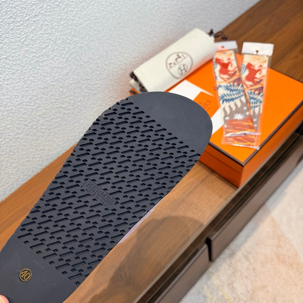 HM 26S KELLY BUCKLE DOUBLE STRAP SANDALS IN PINK SUEDE SILVER HARDWARE