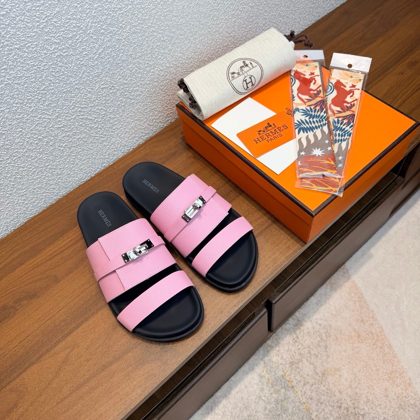 HM 26S KELLY BUCKLE DOUBLE STRAP SANDALS IN PINK CALFSKIN