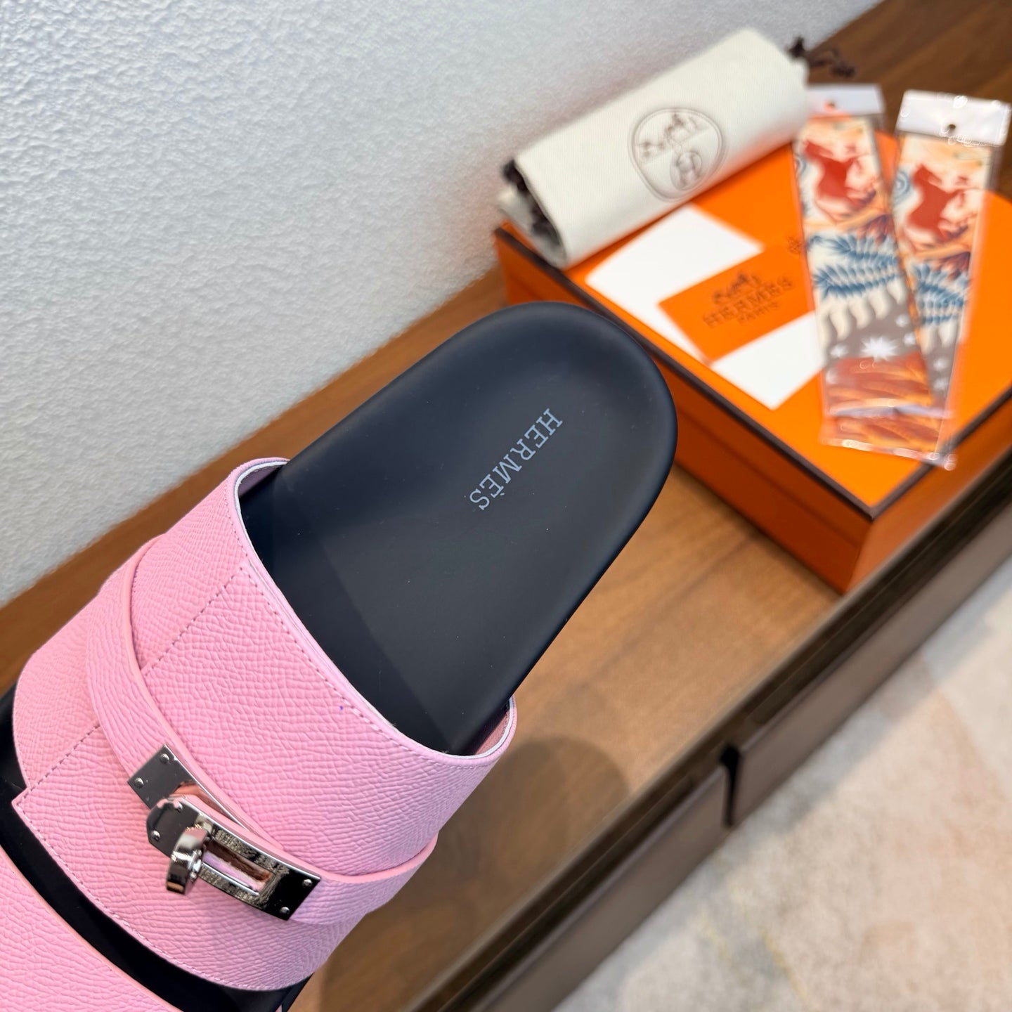 HM 26S KELLY BUCKLE DOUBLE STRAP SANDALS IN PINK CALFSKIN