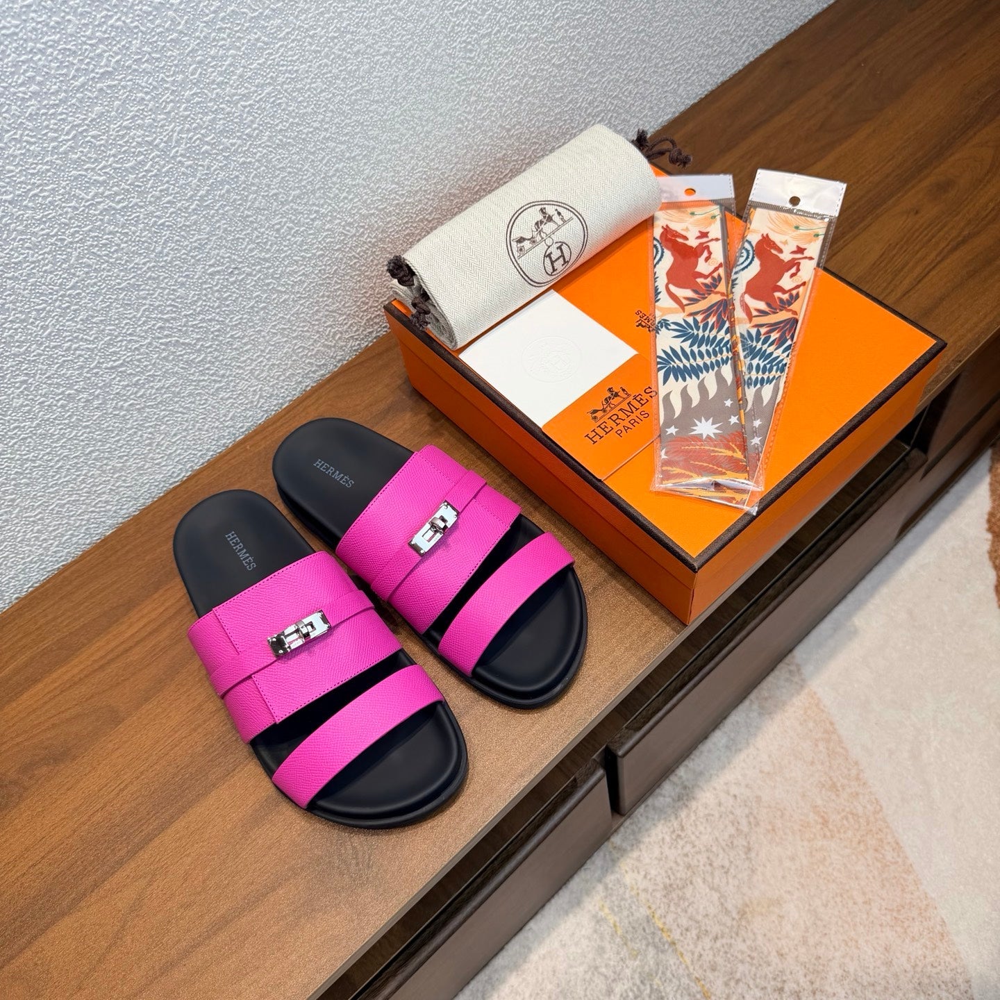 HM 26S KELLY BUCKLE DOUBLE STRAP SANDALS IN FUCHSIA PINK CALFSKIN