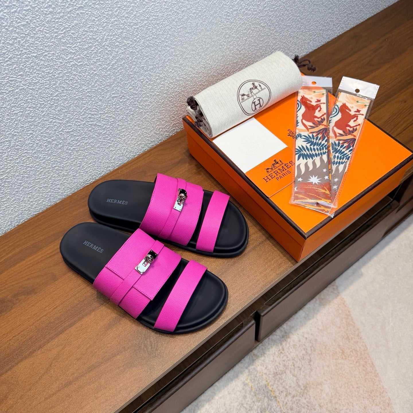 HM 26S KELLY BUCKLE DOUBLE STRAP SANDALS IN FUCHSIA PINK CALFSKIN