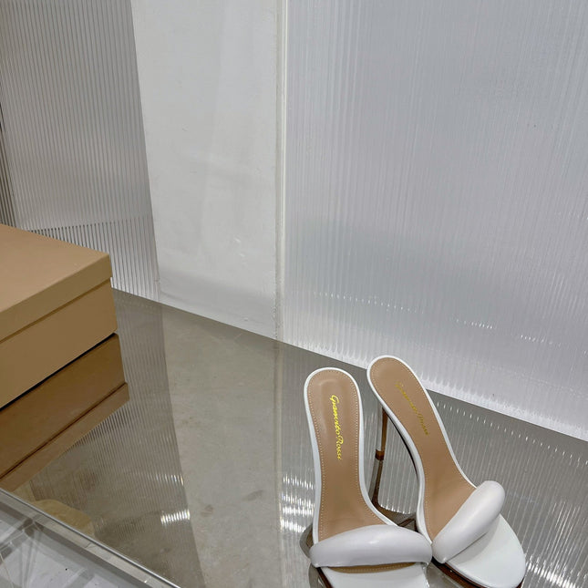 GIANVITO ROSSI 26S PADDED STRAP HIGH-HEEL MULES 105 MM IN WHITE LAMBSKIN