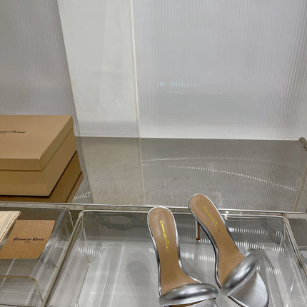 GIANVITO ROSSI 26S PADDED STRAP HIGH-HEEL MULES 105 MM IN SILVER LAMBSKIN
