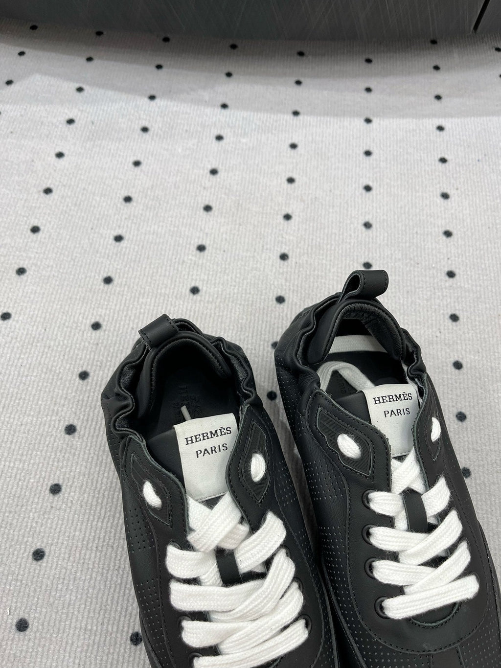 TRAIL SNEAKER IN BLACK CALFSKIN