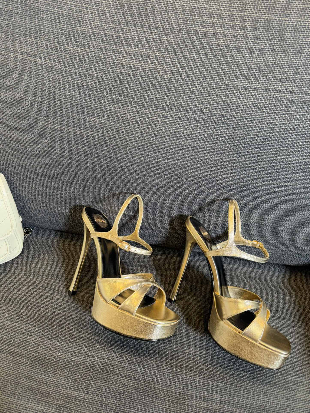 YSL 26S CROSS-STRAP SANDALS 150 MM IN GOLD CALFSKIN