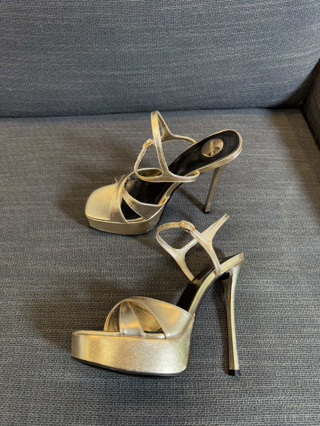 YSL 26S CROSS-STRAP SANDALS 150 MM IN GOLD CALFSKIN