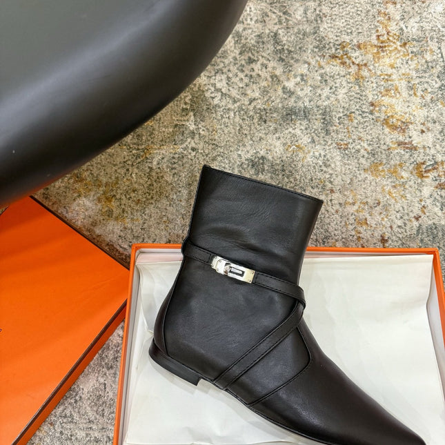 HM 26S FLAT ANKLE BOOTS IN BLACK CALFSKIN