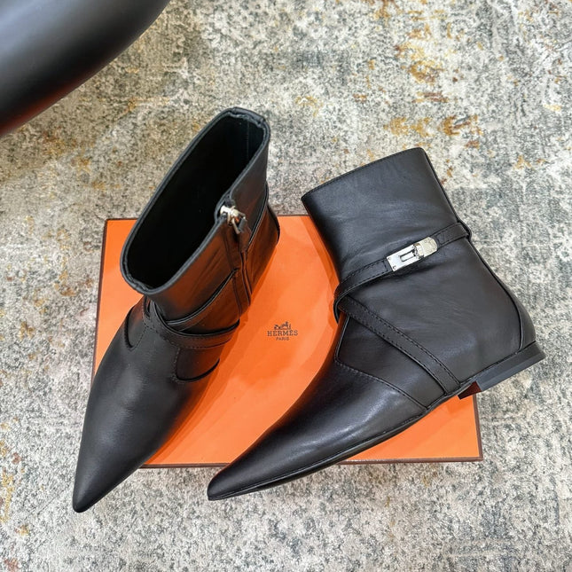 HM 26S FLAT ANKLE BOOTS IN BLACK CALFSKIN