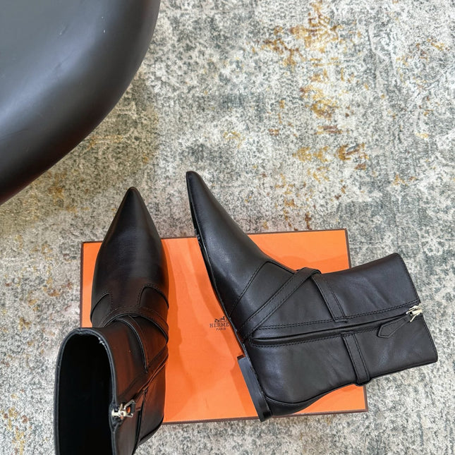 HM 26S FLAT ANKLE BOOTS IN BLACK CALFSKIN