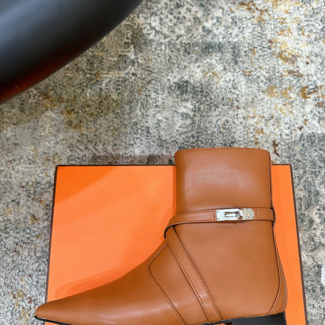 HM 26S FLAT ANKLE BOOTS IN COGNAC BROWN CALFSKIN 
