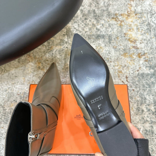 HM 26S FLAT ANKLE BOOTS IN KHAKI GREY CALFSKIN