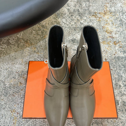 HM 26S FLAT ANKLE BOOTS IN KHAKI GREY CALFSKIN