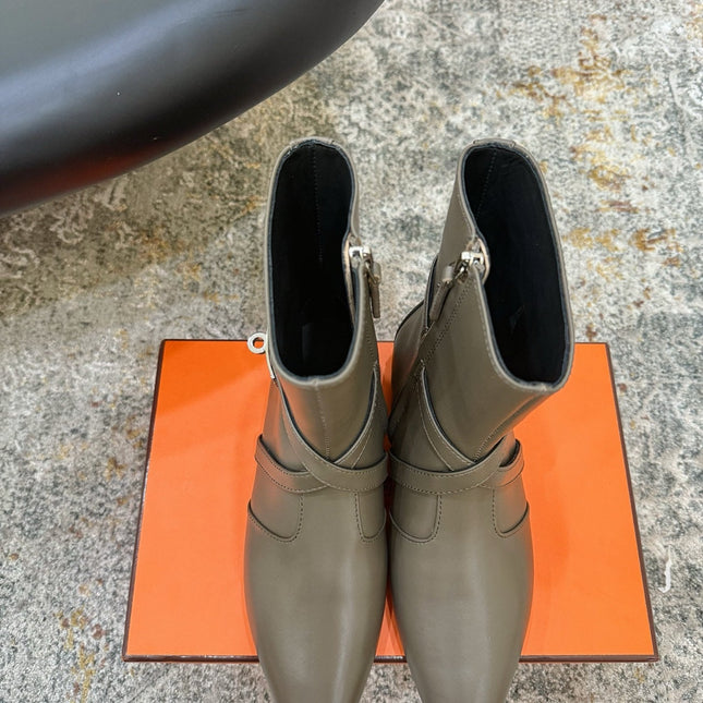 HM 26S FLAT ANKLE BOOTS IN KHAKI GREY CALFSKIN
