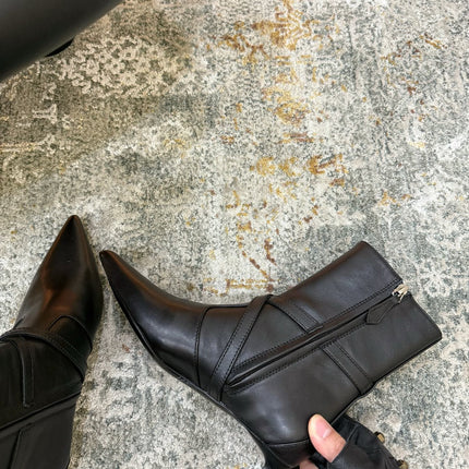 HM 26S POINTED-TOE ANKLE BOOTS 35 MM IN BLACK CALFSKIN