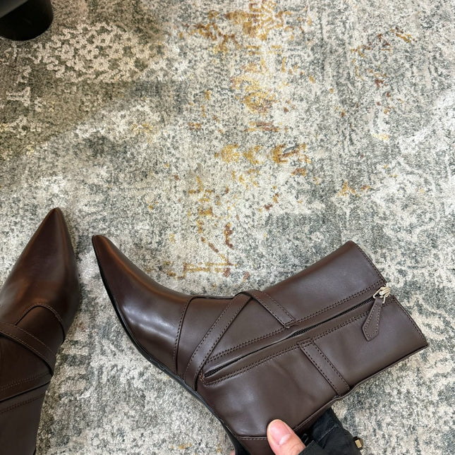 HM 26S POINTED-TOE ANKLE BOOTS 35 MM IN DARK BROWN CALFSKIN