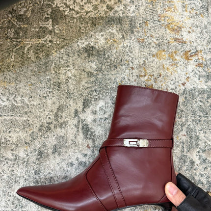 HM 26S POINTED-TOE ANKLE BOOTS 35 MM IN WINE RED CALFSKIN 