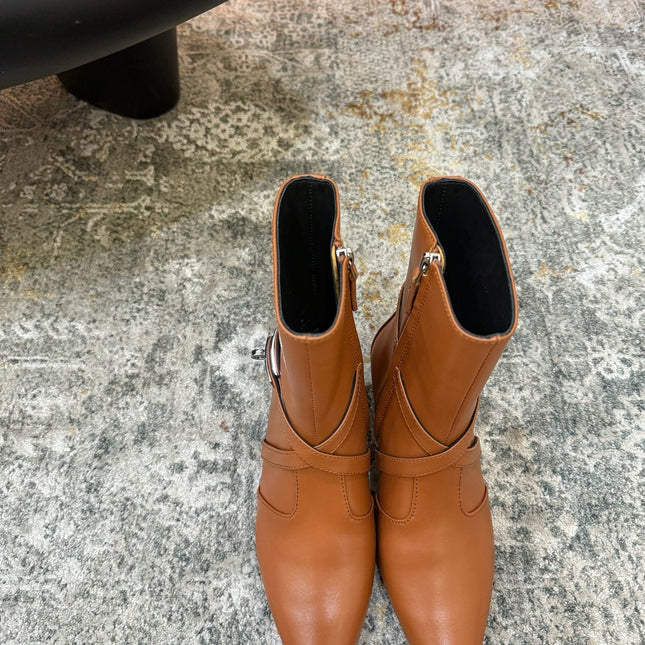 HM 26S POINTED-TOE ANKLE BOOTS 35 MM IN COGNAC BROWN CALFSKIN 