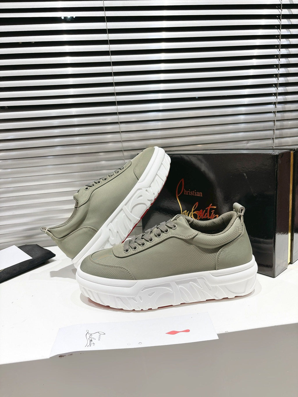 CHOUKARIO LOW-TOP THICK SOLE SNEAKERS IN SAGE GREEN FABRIC CREATIVE PRINT