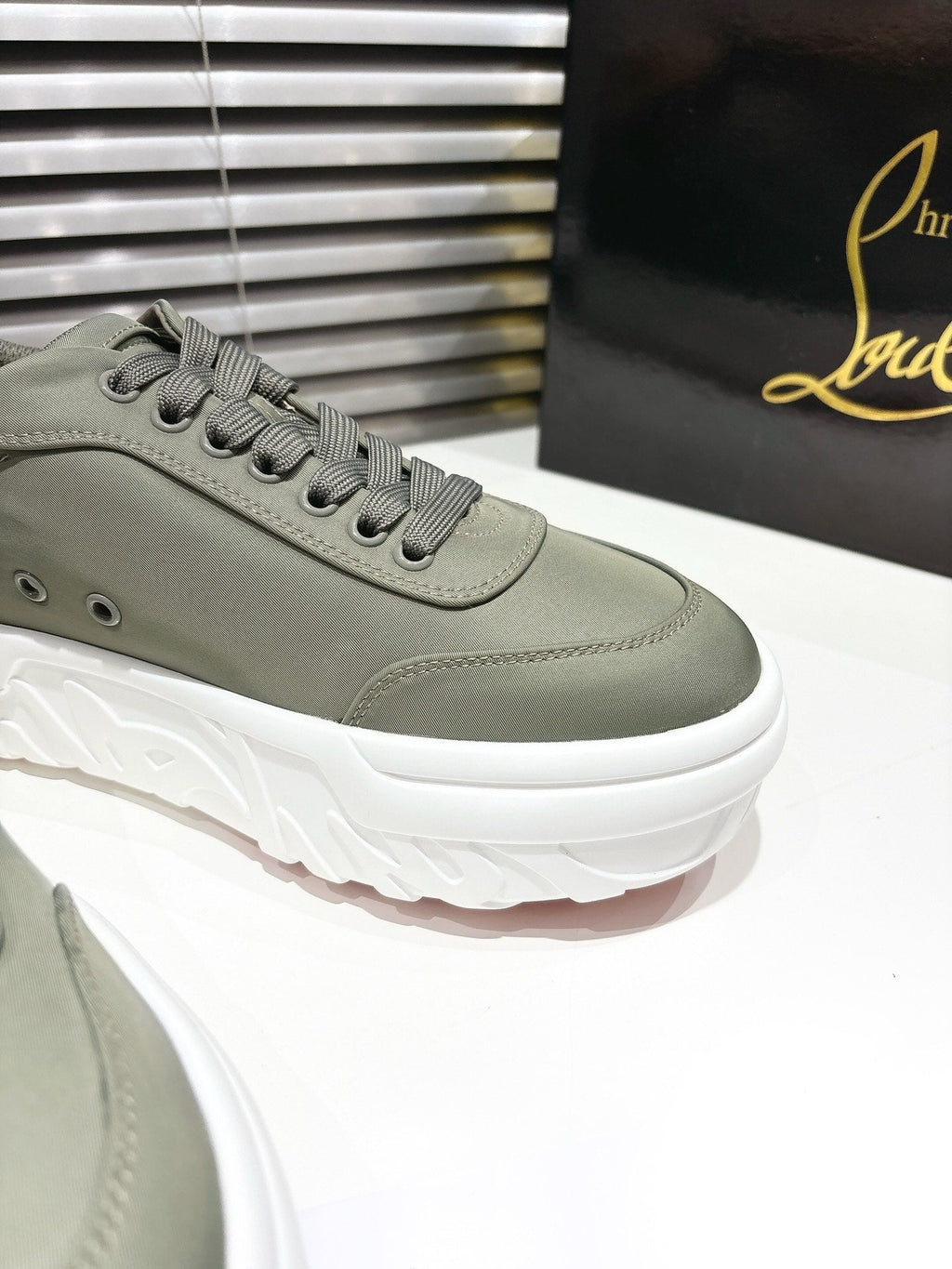 CHOUKARIO LOW-TOP THICK SOLE SNEAKERS IN SAGE GREEN FABRIC CREATIVE PRINT