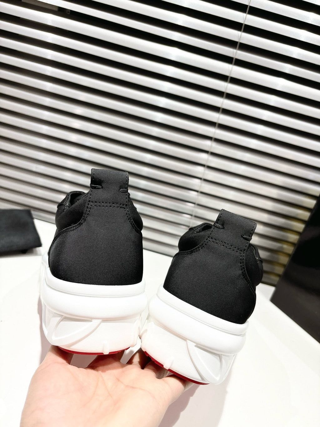 CHOUKARIO LOW-TOP THICK SOLE SNEAKERS IN BLACK FABRIC CREATIVE PRINT