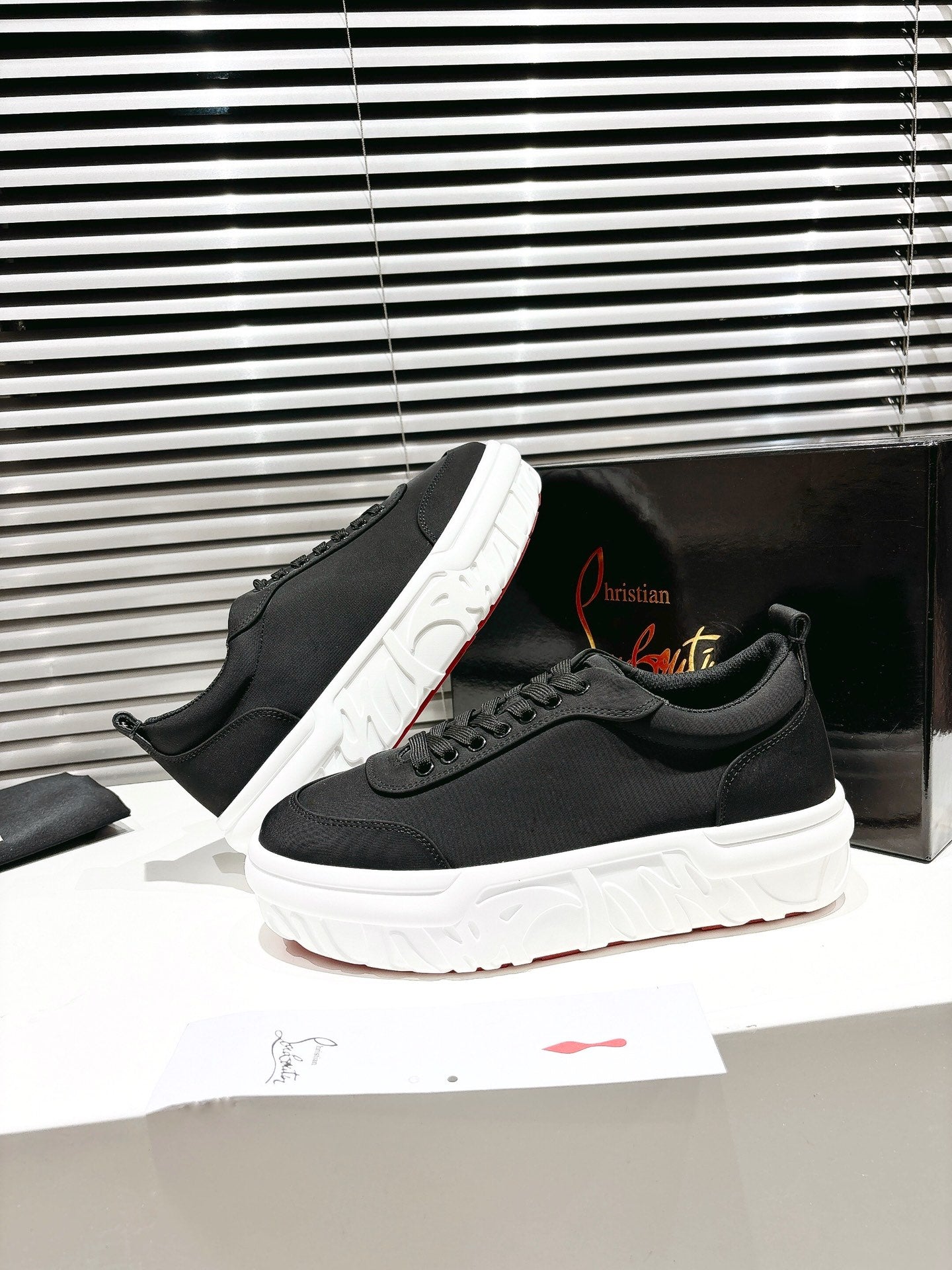 CHOUKARIO LOW-TOP THICK SOLE SNEAKERS IN BLACK FABRIC CREATIVE PRINT