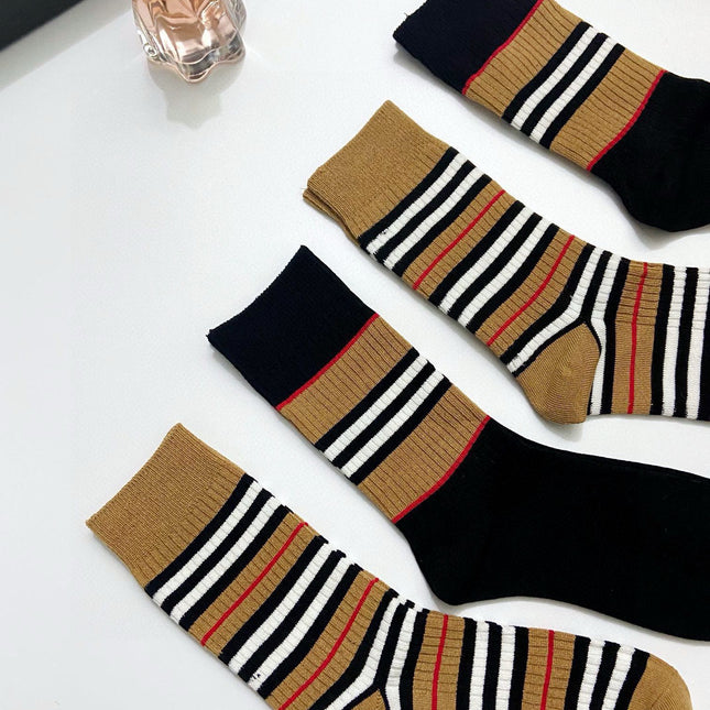 BURBERRY 26S CREW SOCKS 480394 (1 BOX)