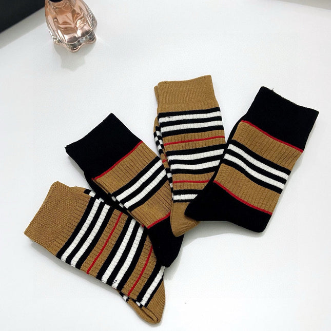 BURBERRY 26S CREW SOCKS 480394 (1 BOX)