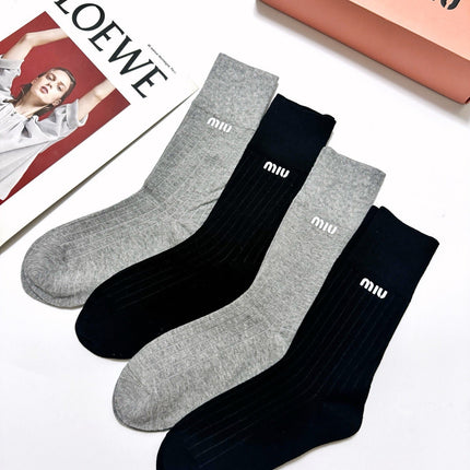 MIUMIU 26S CREW SOCKS 405375 (1 BOX)